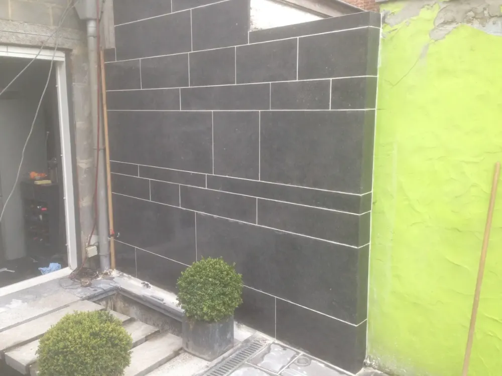 Façade en pierre à Soignies